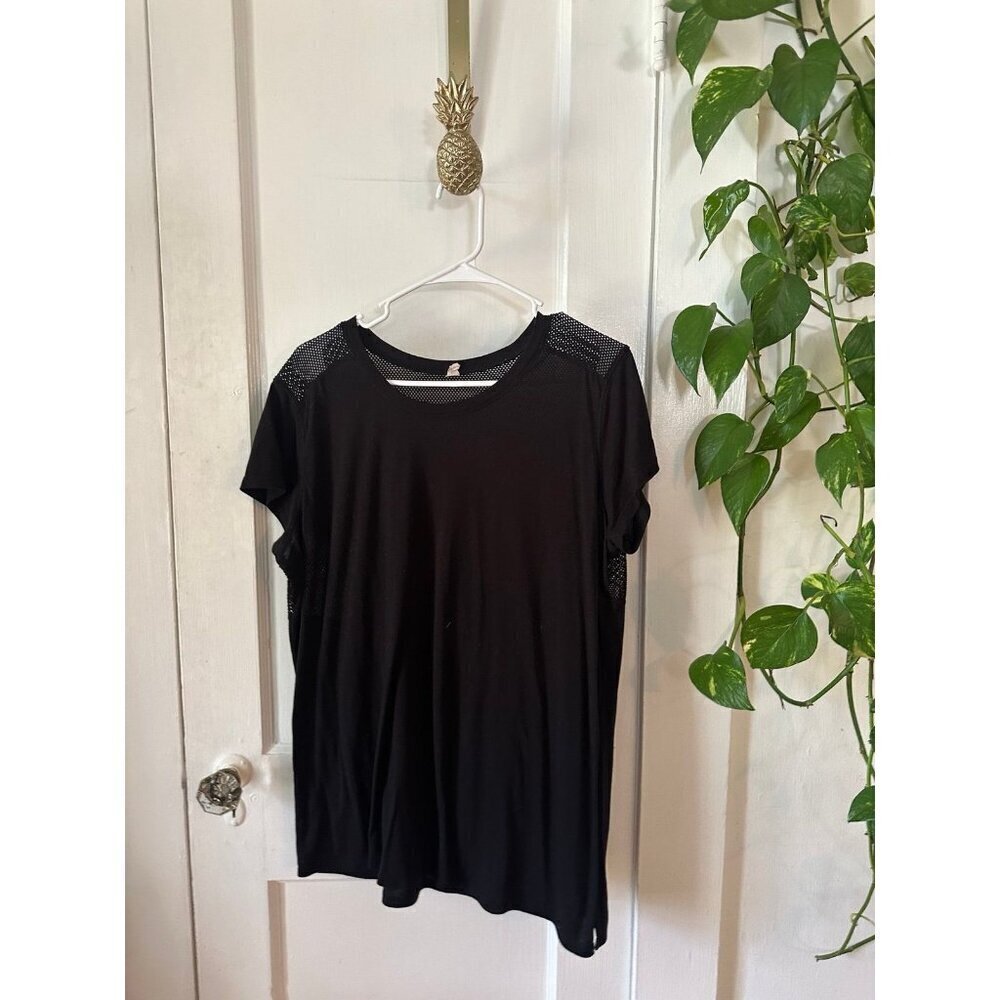Old Navy, active women’s size X – large black athletic shirt